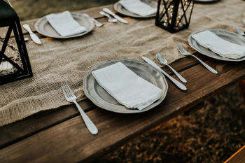 _2023-08-25_14_57_hannah-busing-0BhSKStVtdM-unsplash (1).jpg